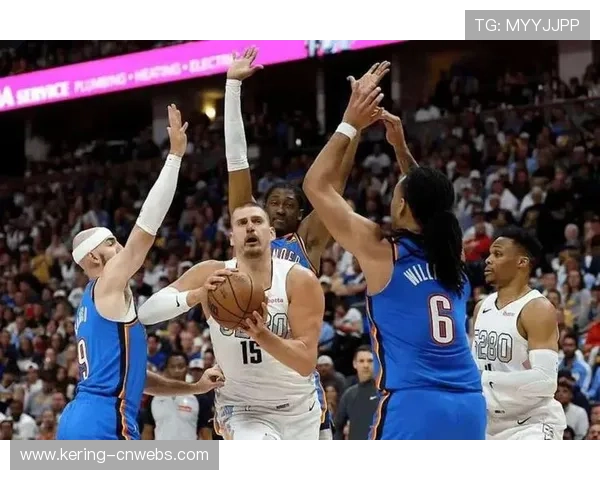 掘金对阵老鹰，约基奇内线对决约翰逊锋线冲击